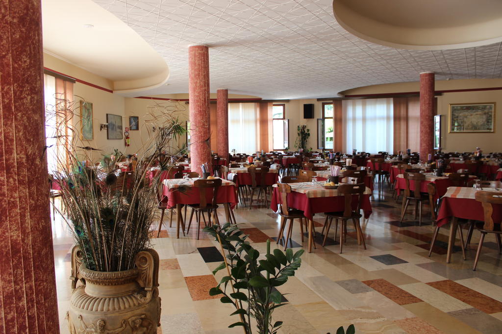 Albergo Napoleone SantʼAmbrogio di Valpolicella Extérieur photo