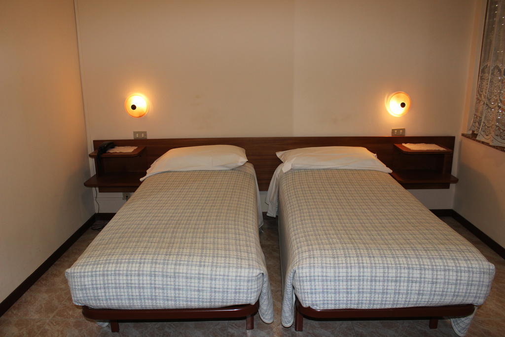 Albergo Napoleone SantʼAmbrogio di Valpolicella Chambre photo