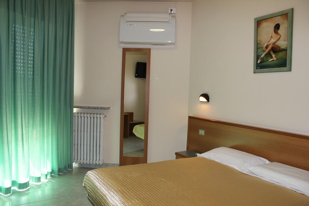 Albergo Napoleone SantʼAmbrogio di Valpolicella Extérieur photo